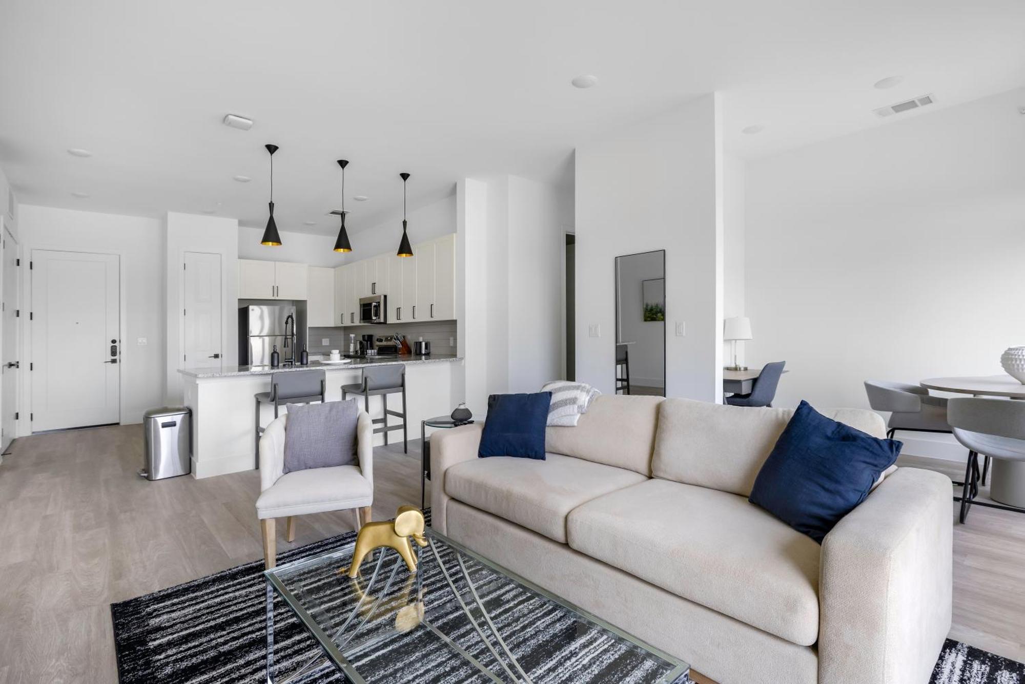 Railyard Apartments By Barsala Дентон Номер фото